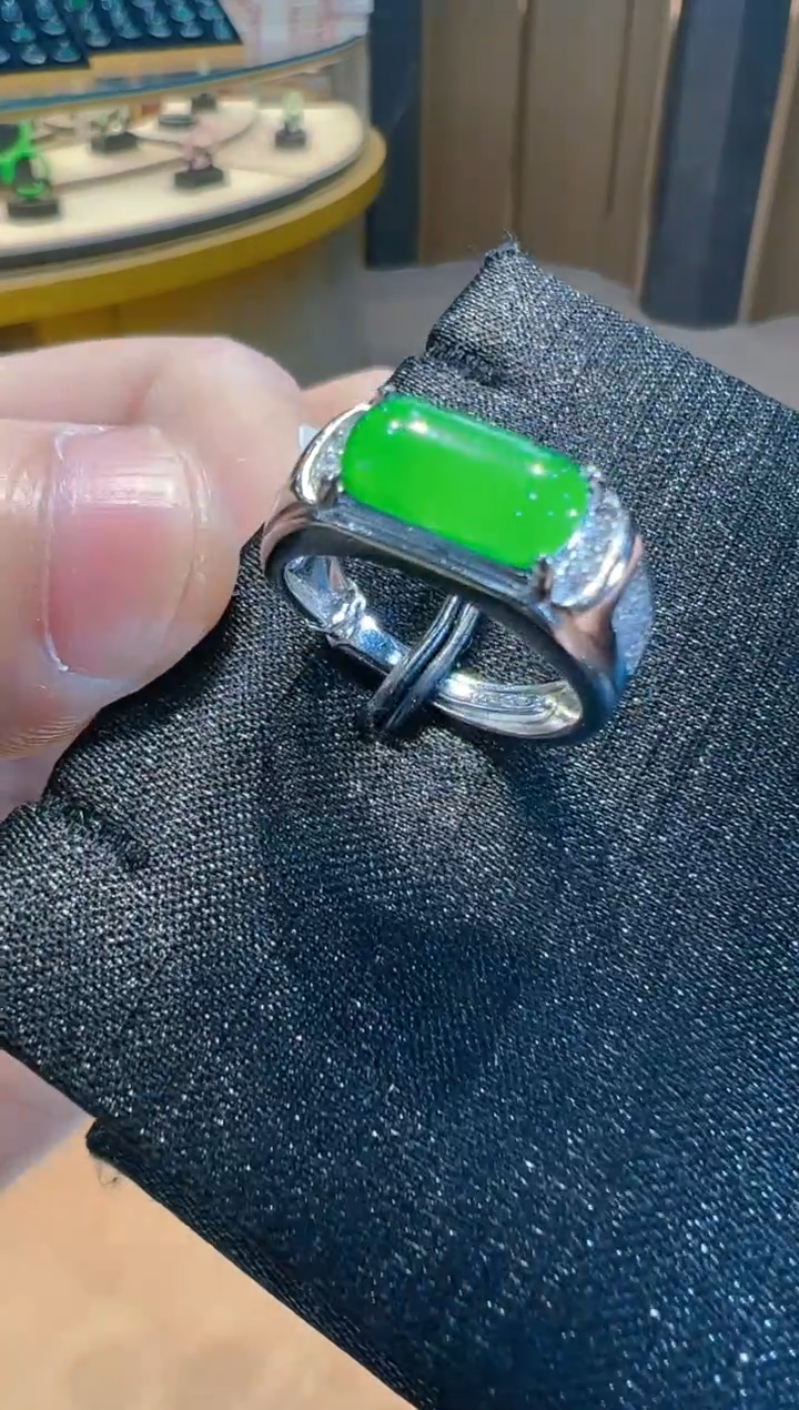 【闪购商品】翡翠戒指合金多样性发货一件