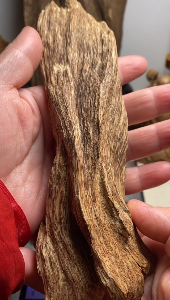 【闪购商品】沉香手把件马泥涝沉香原料33克