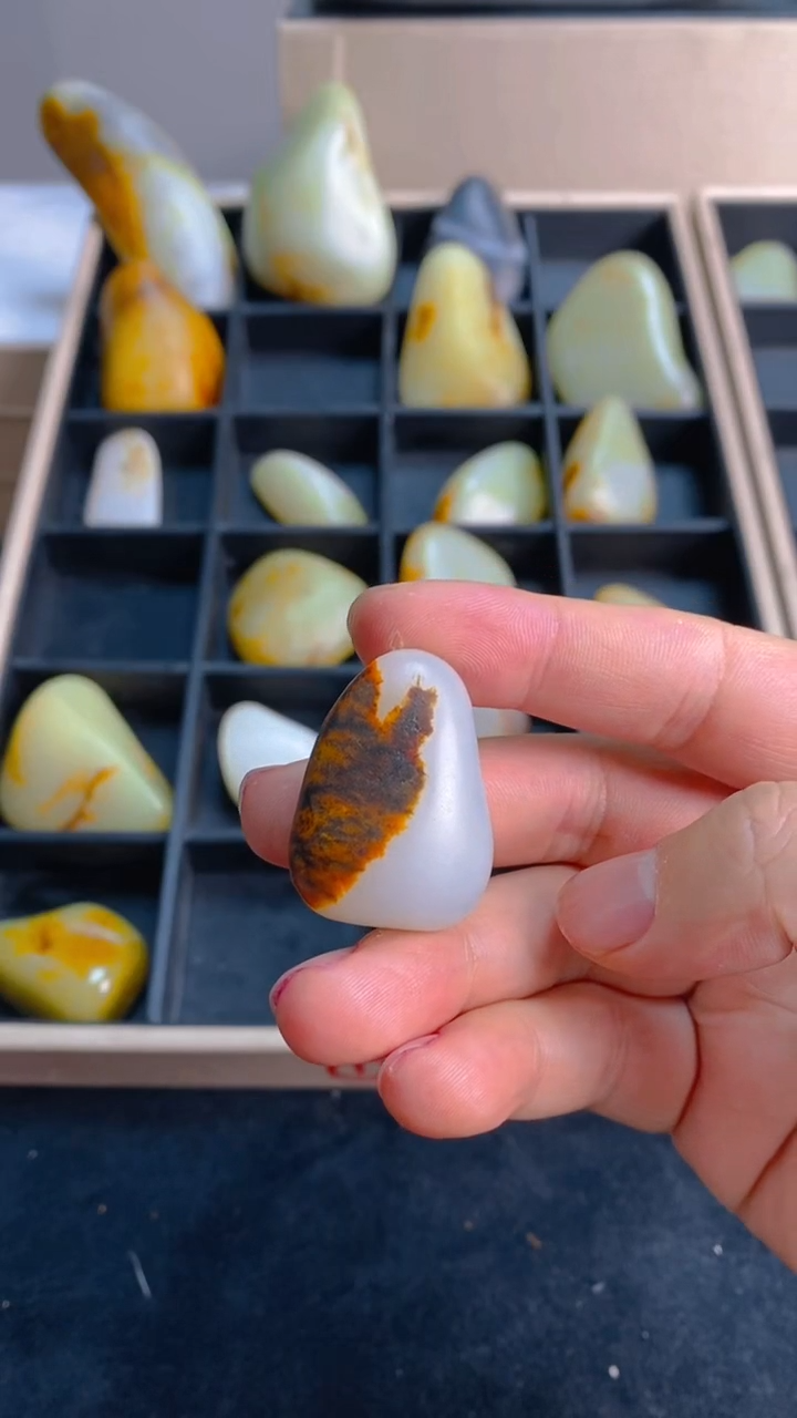 【闪购商品】和田玉未镶嵌吊坠和田玉