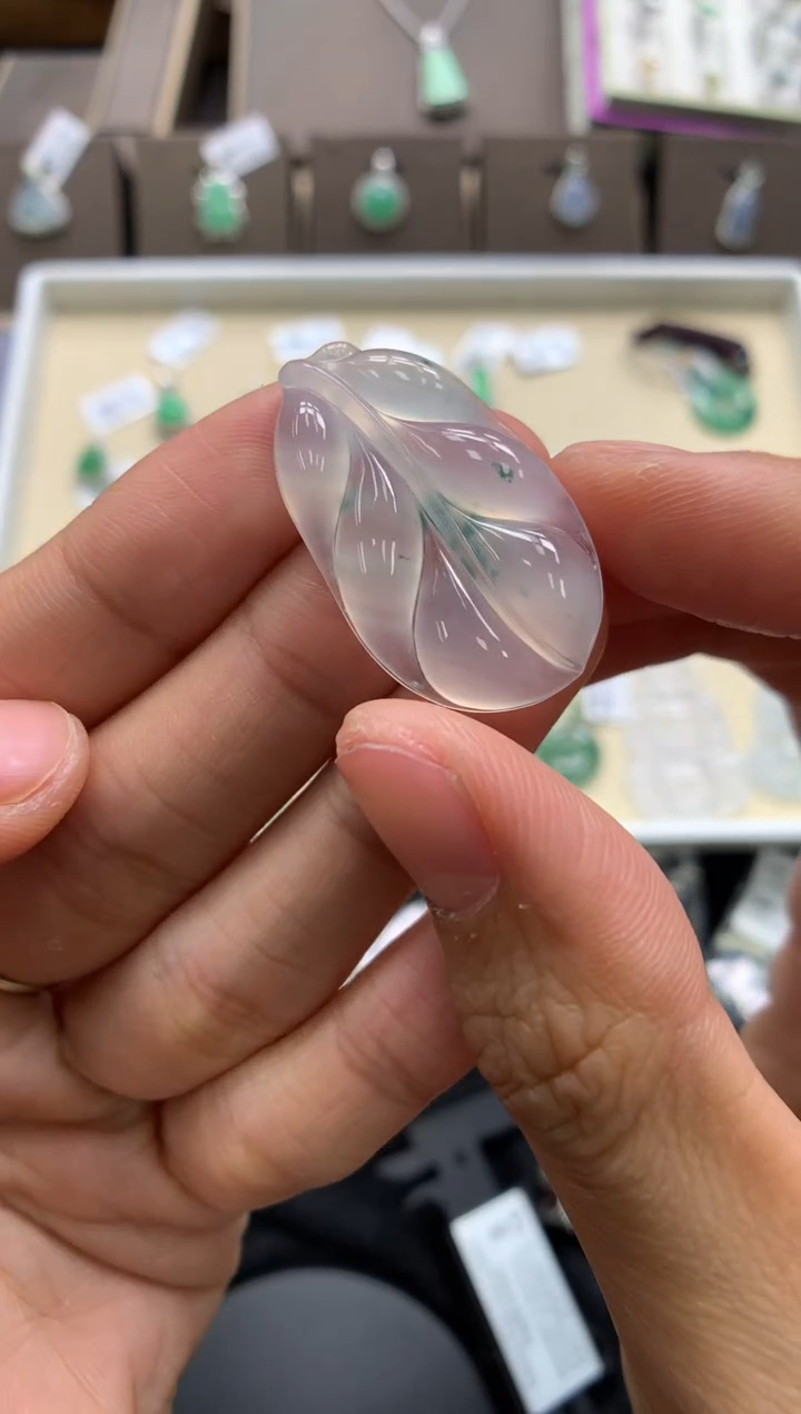 颈饰未镶嵌翡翠芭蕉叶