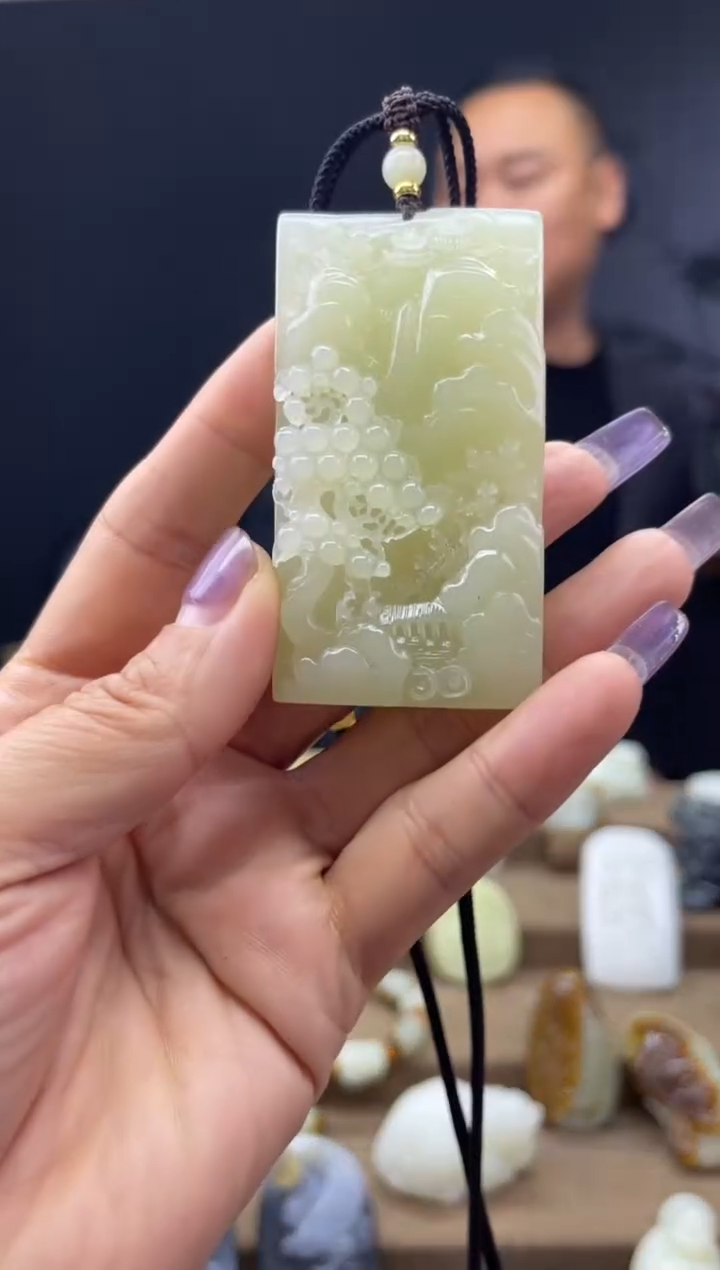 颈饰未镶嵌和田玉1