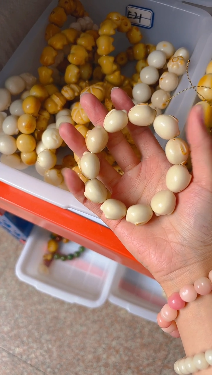 吊坠菩提根/象牙果馒头兔单圈