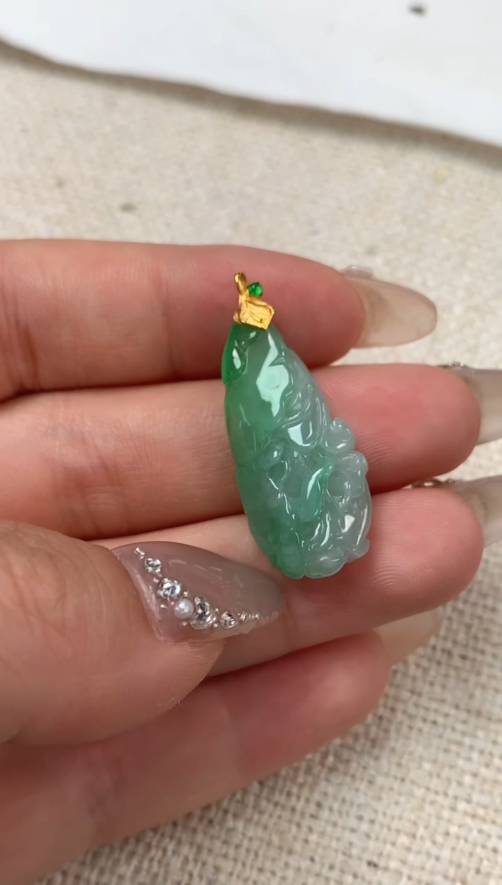 【闪购商品】翡翠吊坠(不含链)18K金镶嵌白菜