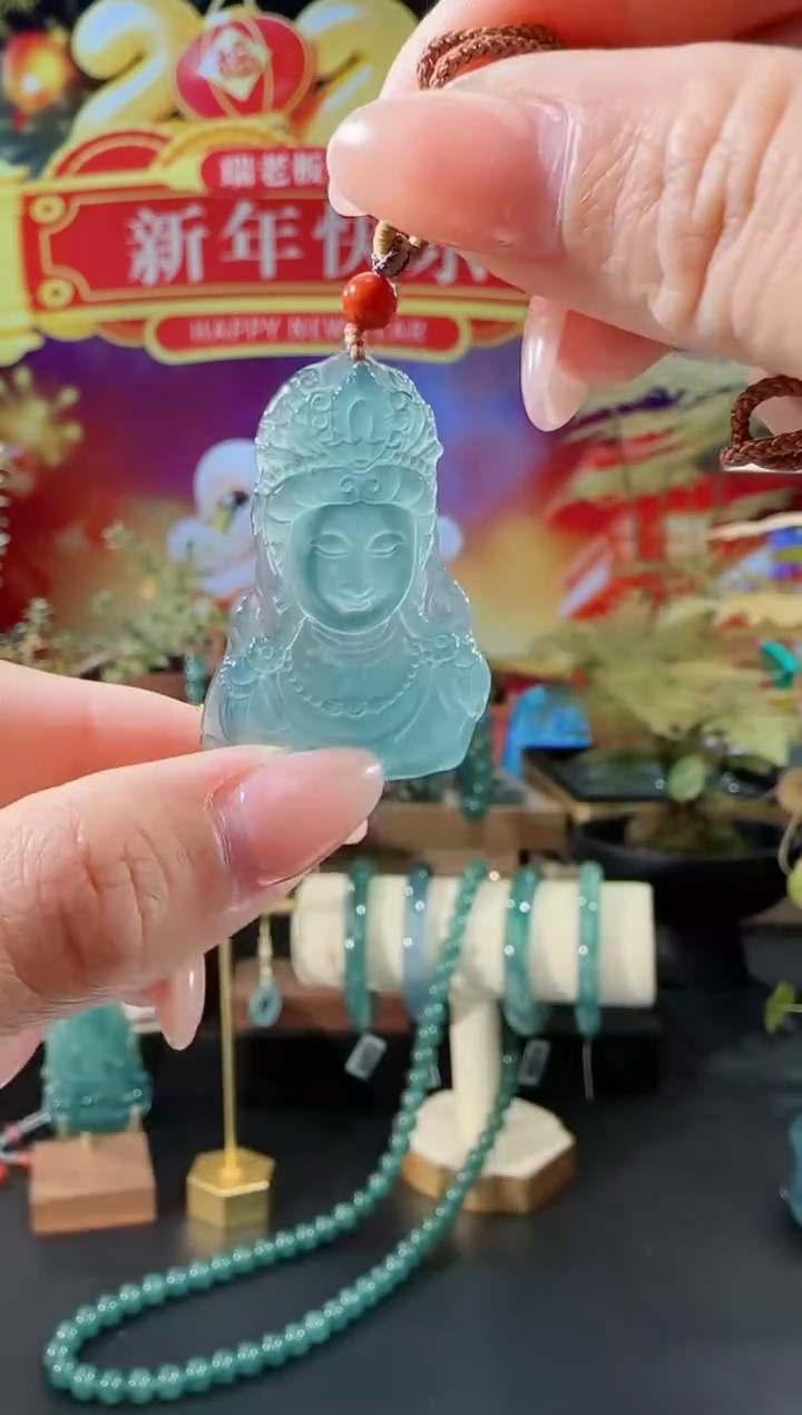 【闪购商品】翡翠吊坠(不含链)未镶嵌法相