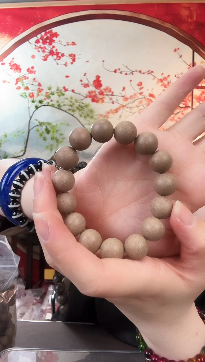 推荐款白龙涎1.4手串