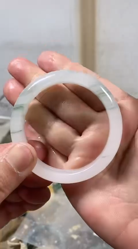 【闪购商品】石英质玉手镯未镶嵌56+33