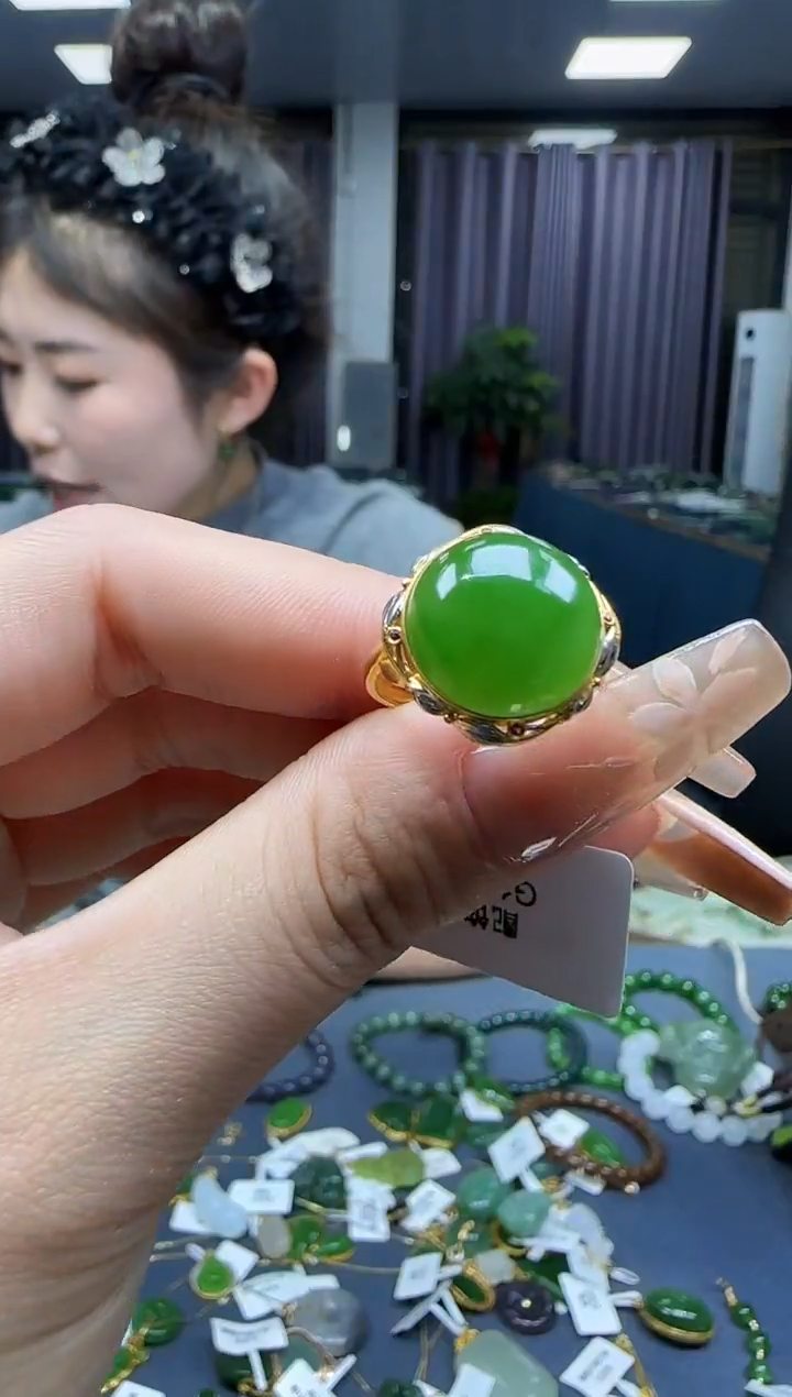 【闪购商品】和田玉戒指18K金镶嵌1