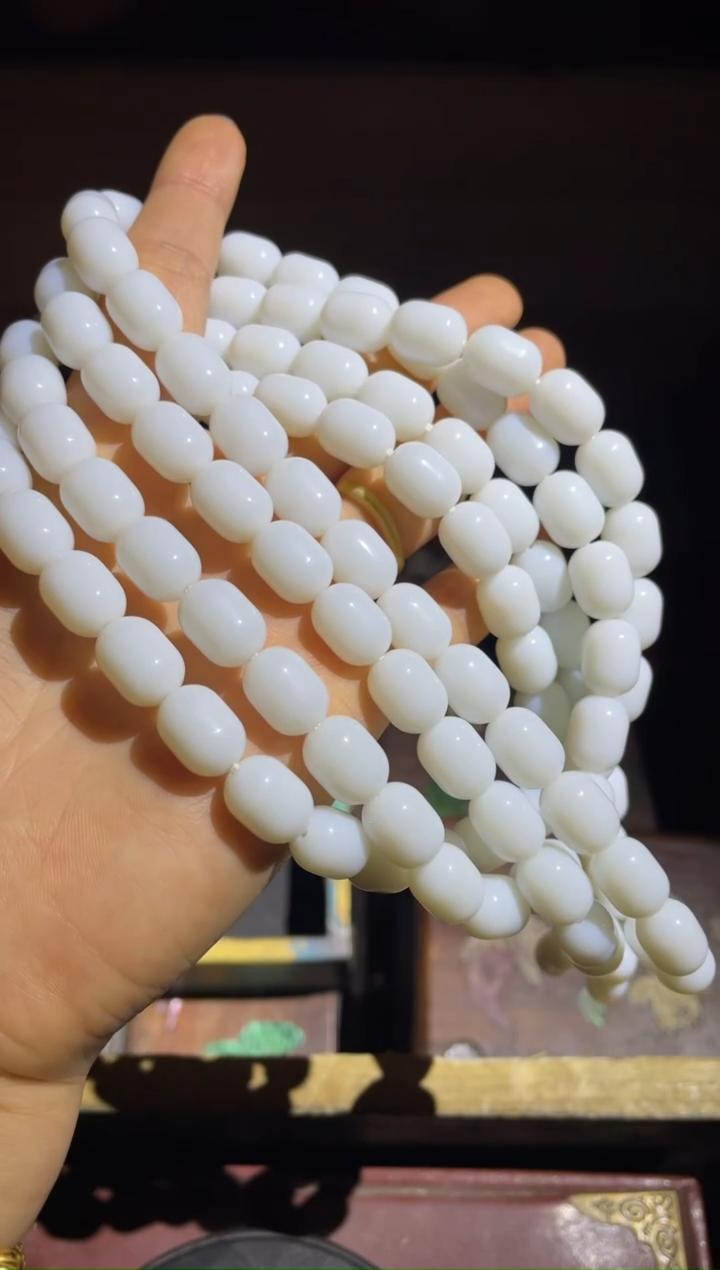 和田玉未镶嵌颈饰白玉米粒108颗项链1件