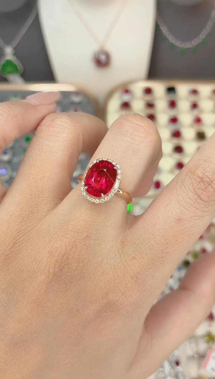 18K金镶嵌碧玺戒指碧玺6.1CT