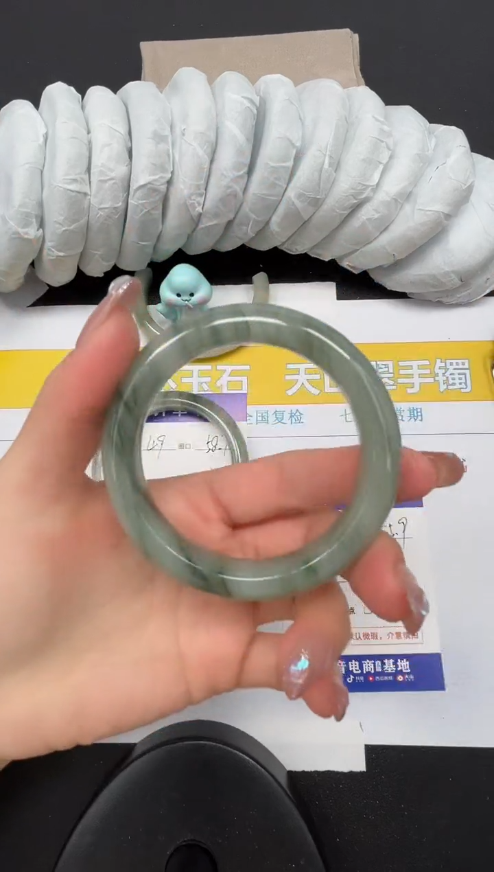 【闪购商品】石英质玉手镯未镶嵌50-55.9