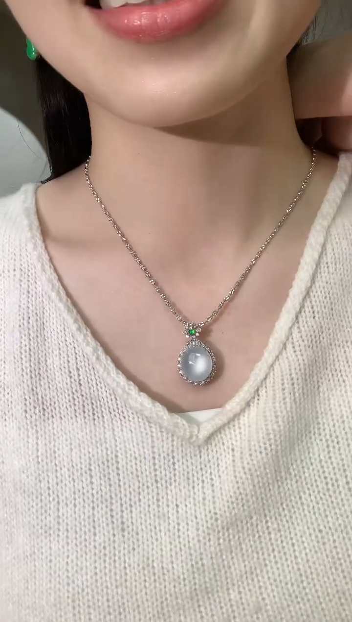 吊坠(不含链)18K金镶嵌翡翠冬日珠宝W72