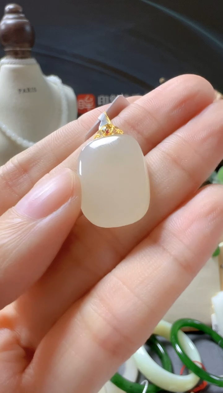 颈饰18K金镶嵌和田玉/支持复检/多样性发一cg