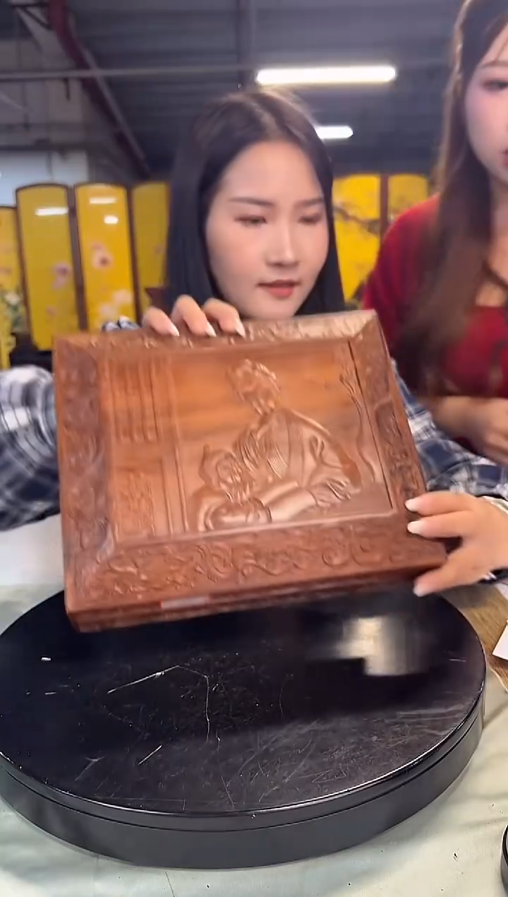 木C*DZ1091-P7MK--人物图方盒（拍）160833