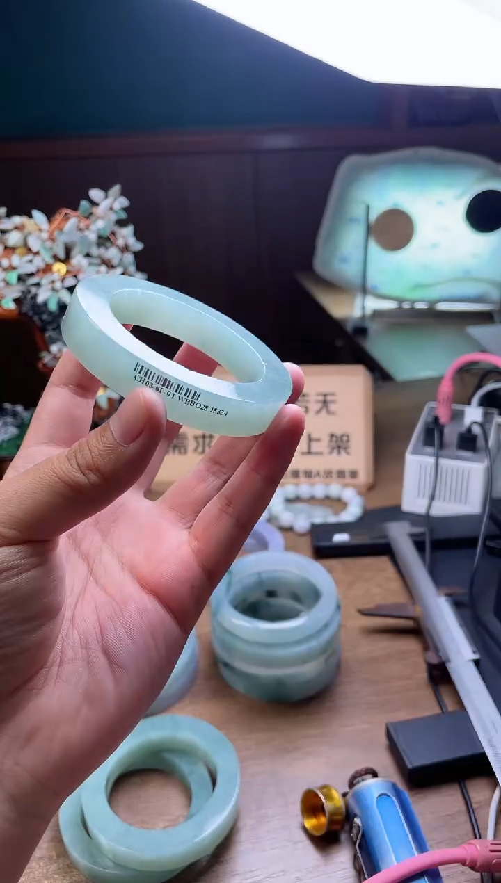 【闪购商品】定制翡翠手镯未镶嵌定制
