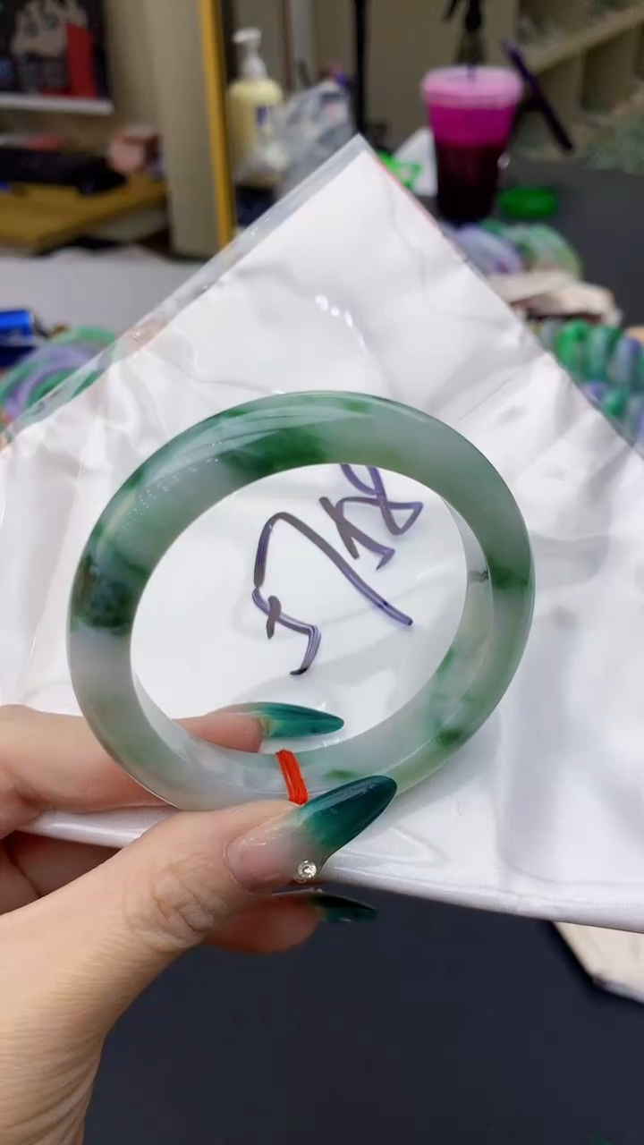 【闪购商品】翡翠手镯未镶嵌0263317056