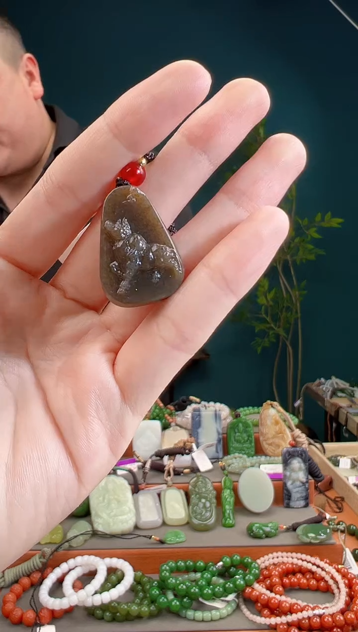 颈饰未镶嵌和田玉一物一证 拍一单发一个