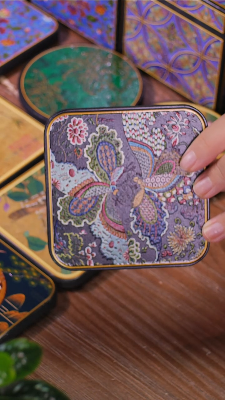 壹藏贰宝蝶恋花杯垫一片