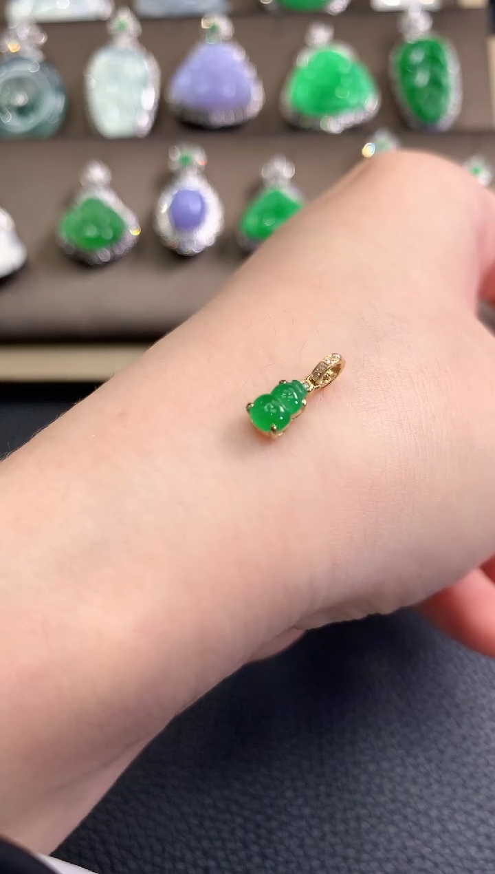 翡翠18K金镶嵌吊坠(不含链)春日珠宝 B3多样性一件发