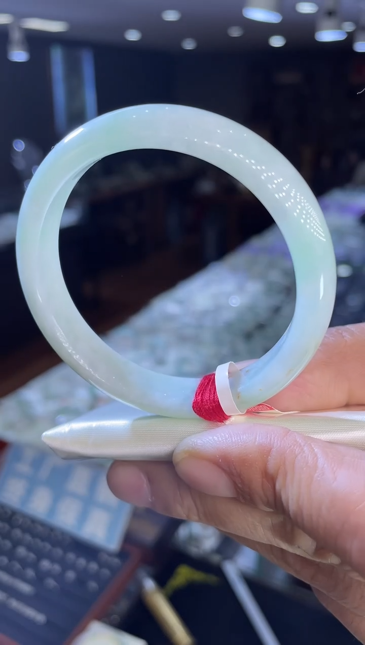 未镶嵌手镯翡翠正圈