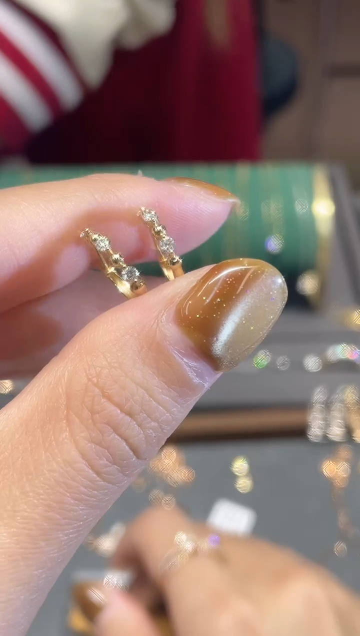 【闪购商品】钻石耳饰18K金镶嵌X豆蔻年华钻石耳包