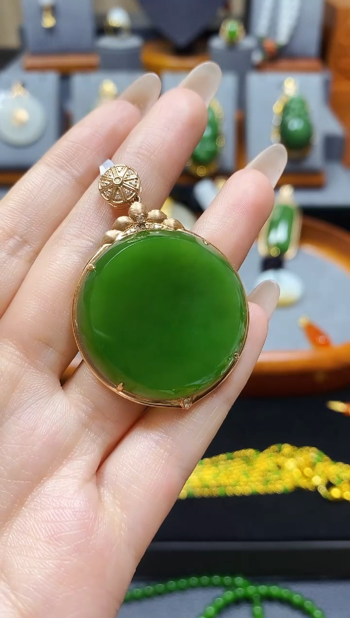 【闪购商品】和田玉碧玉圆牌吊坠18K金镶嵌*玫瑰金色