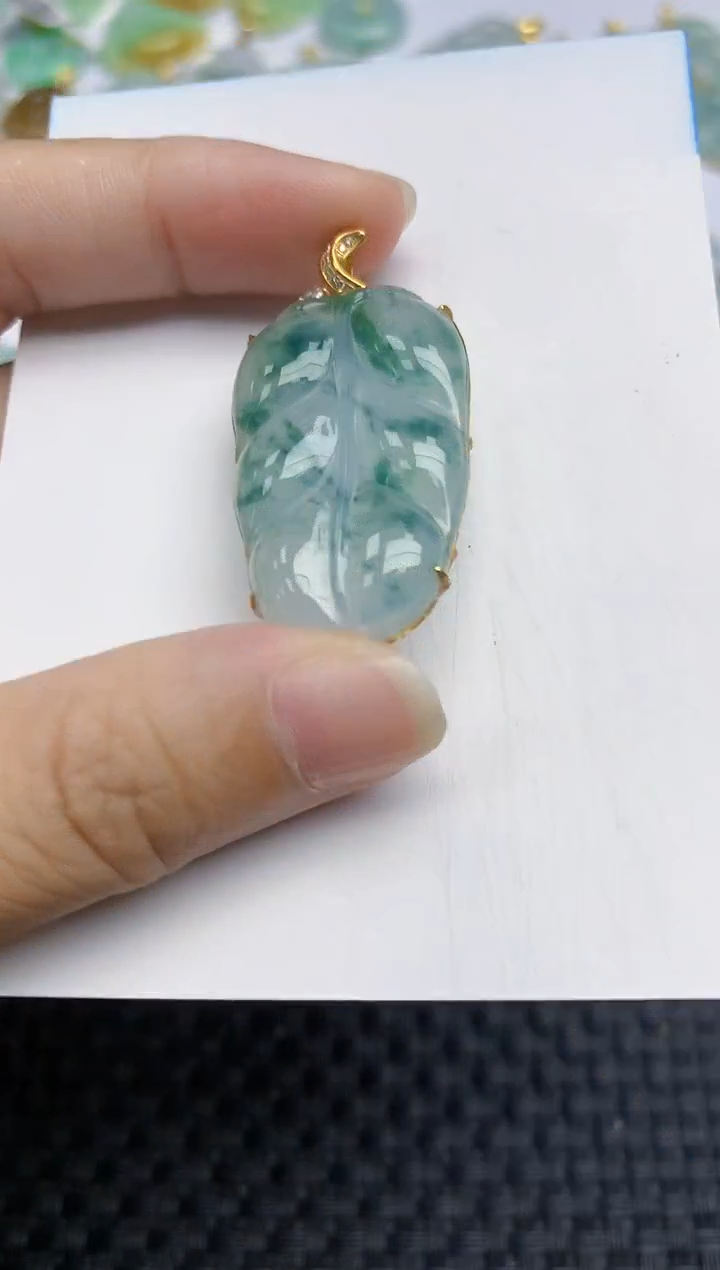 翡翠18K金镶嵌颈饰天然翡翠A货