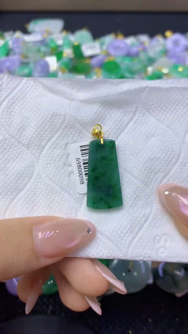 颈饰未镶嵌翡翠天然缅甸翡翠A货