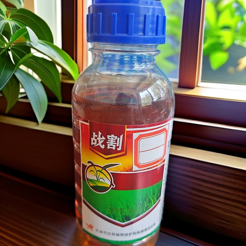 果园地面喷撒除草液体肥，每瓶200斤水