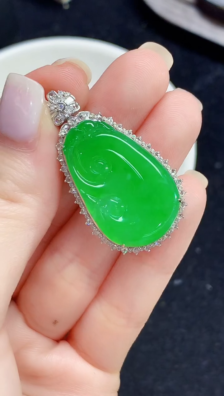 吊坠(不含链)18K金镶嵌翡翠XHM