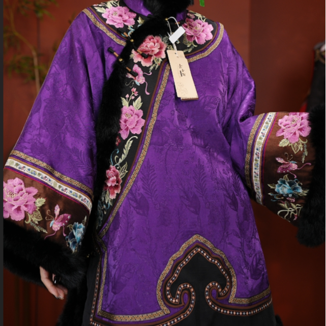 251027新款秋冬新中式如意绣花棉服