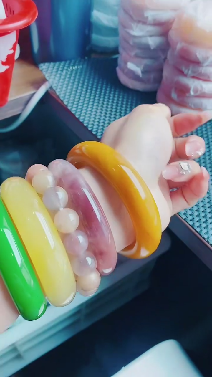 【闪购商品】石英质玉手镯未镶嵌D60-58-60