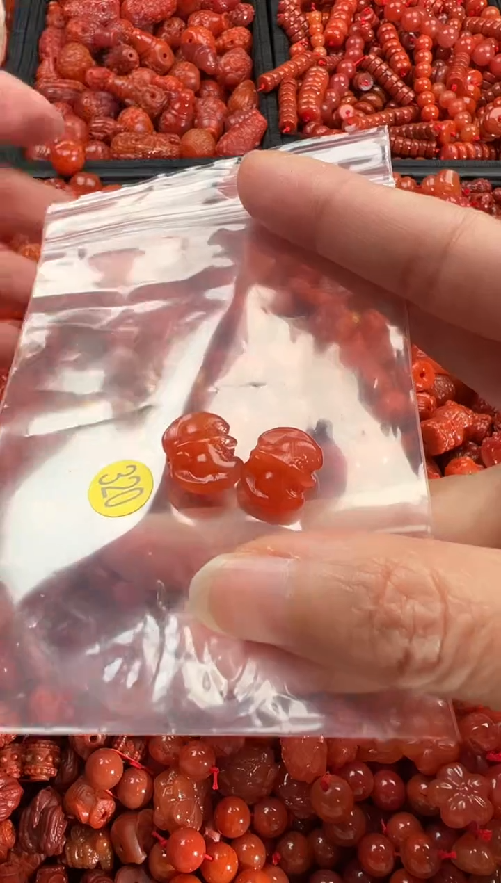 【闪购商品】南红玛瑙颈饰未镶嵌1