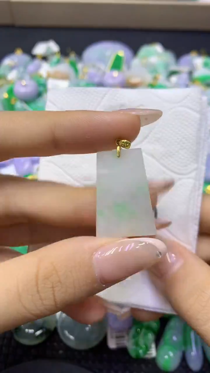 颈饰未镶嵌翡翠天然缅甸翡翠A货