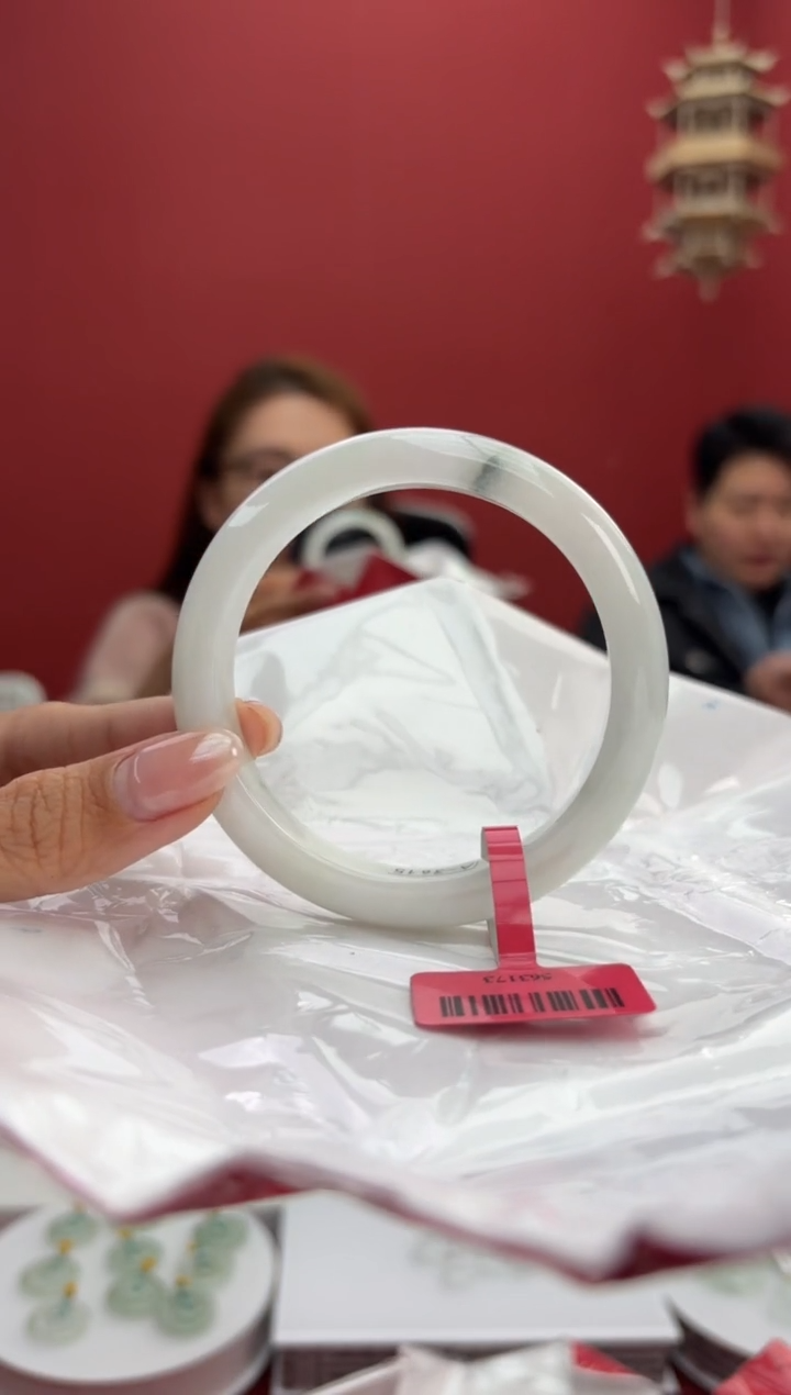 【闪购商品】翡翠手镯未镶嵌1手镯