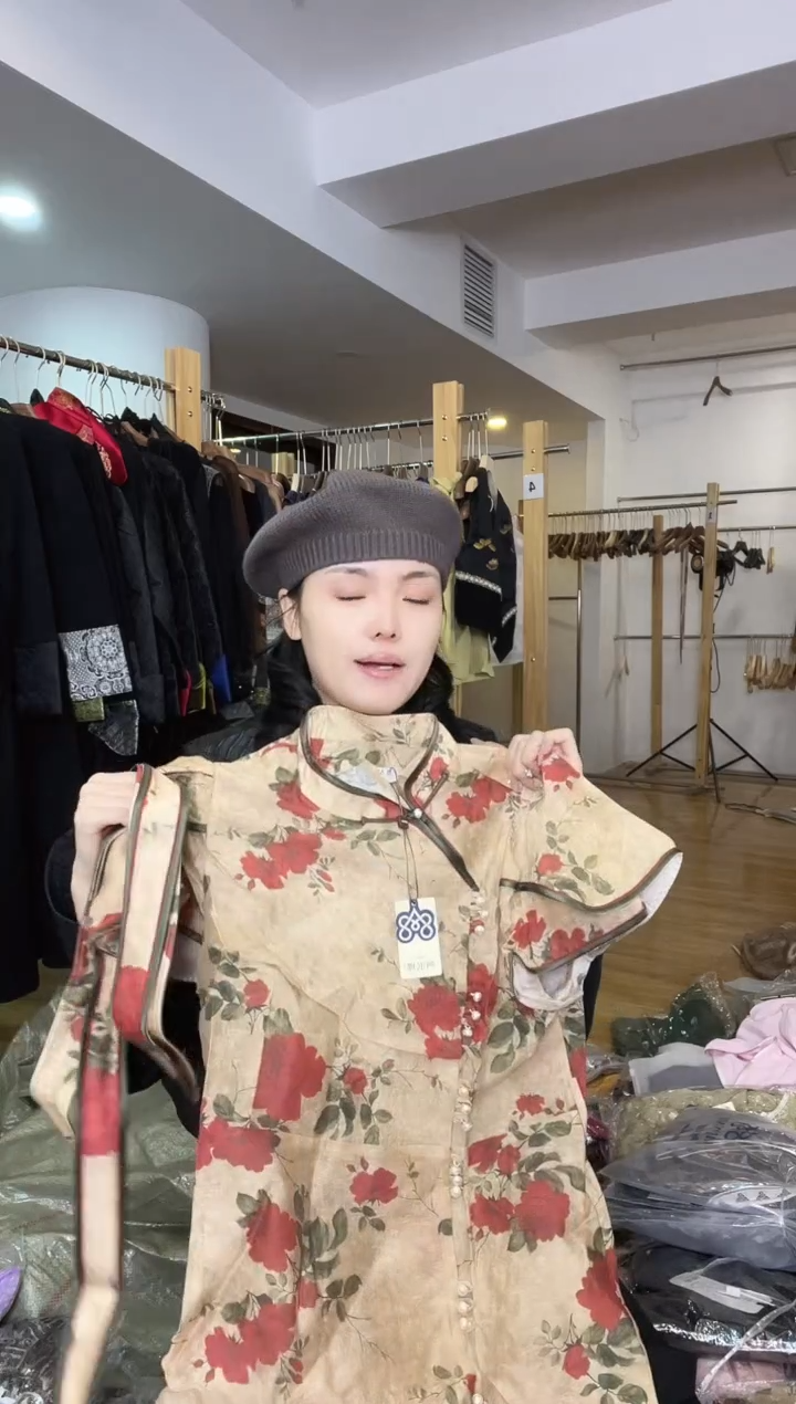 a****~XL码      115-125斤   裙子