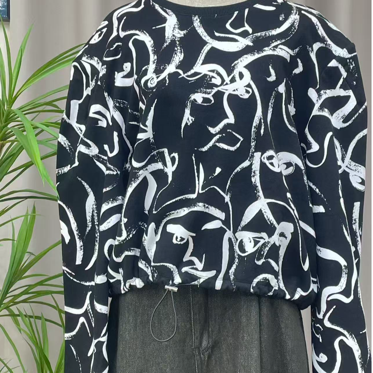 JJJ-黑色花纹卫衣JN926