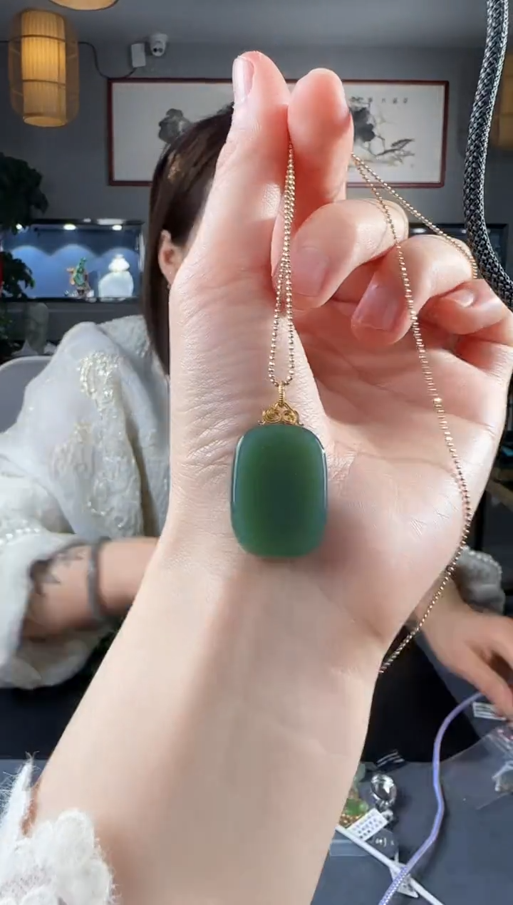 【闪购商品】和田玉吊坠(不含链)18K金镶嵌1