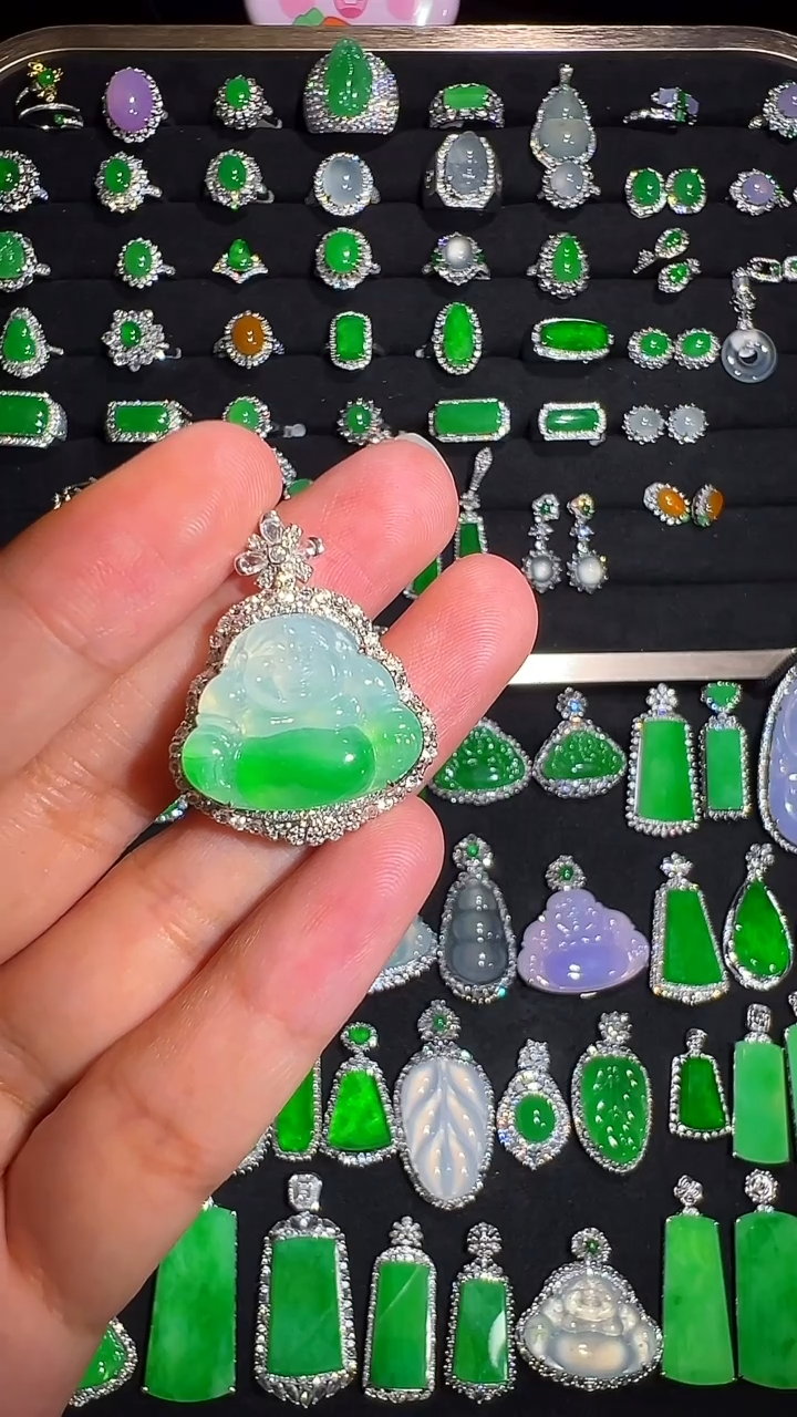 18K金镶嵌挂件翡翠吊坠