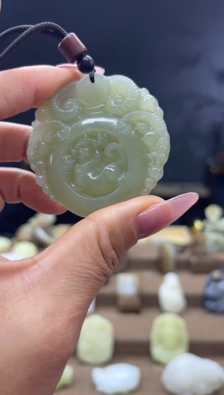 颈饰未镶嵌和田玉1