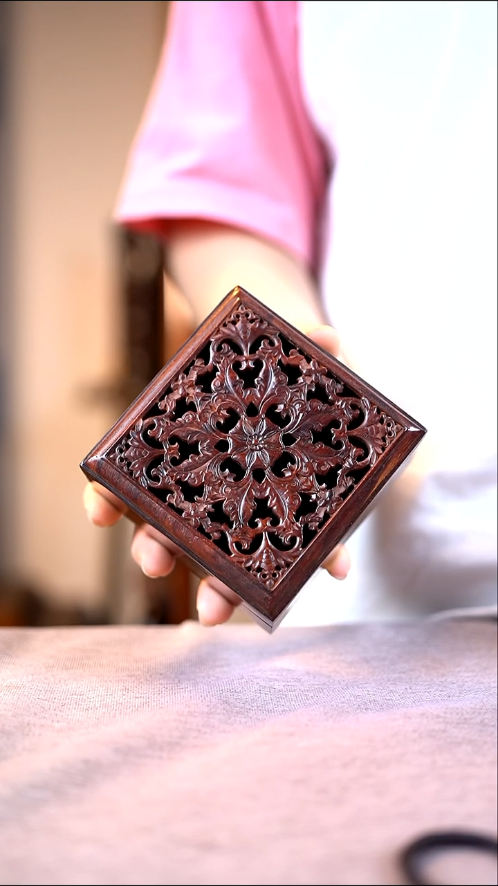 檀香紫檀（小叶紫檀）盘香盒