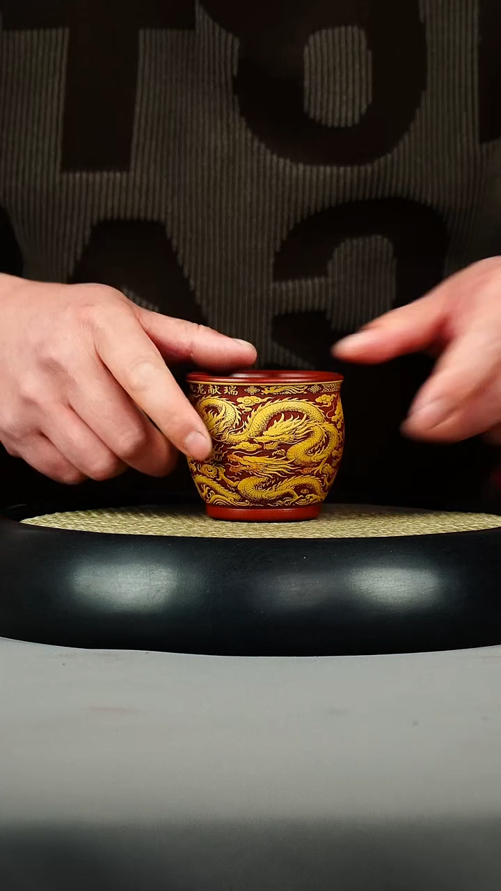 茶壶紫砂双色 主人杯 刻绘 龙纹