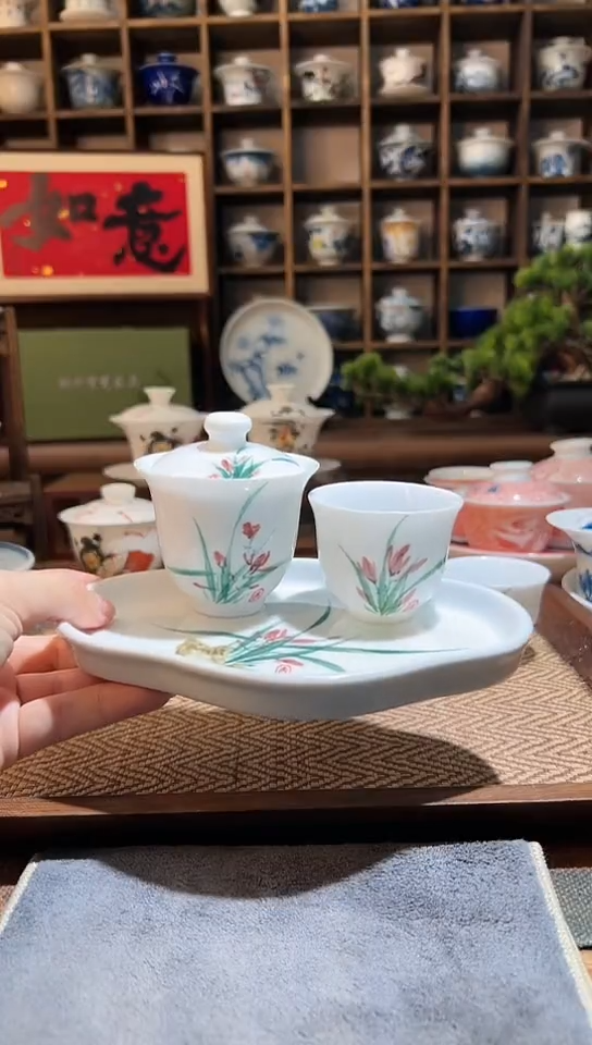 【闪购商品】五彩手绘兰花三件套