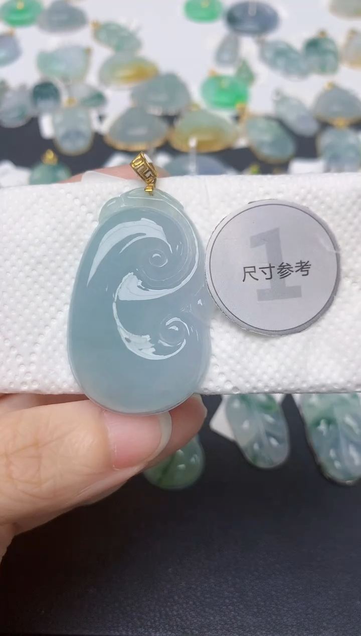 翡翠18K金镶嵌颈饰天然缅甸A货翡翠