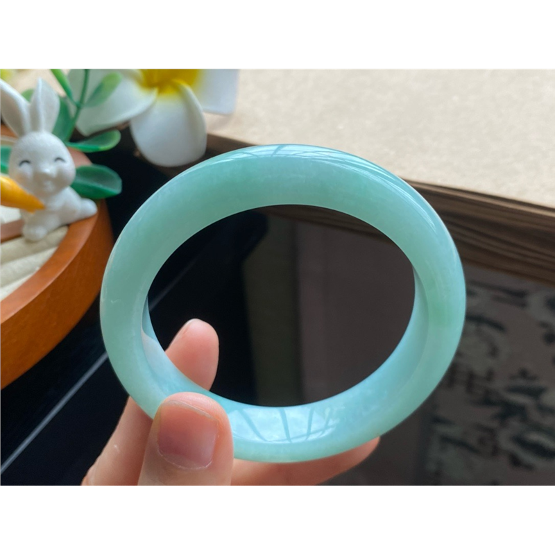0927批8600号54-12.5-8.7整体都是绿绿的果绿正圈翡翠手镯