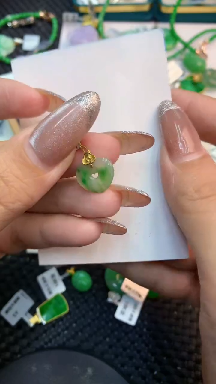 颈饰未镶嵌翡翠1