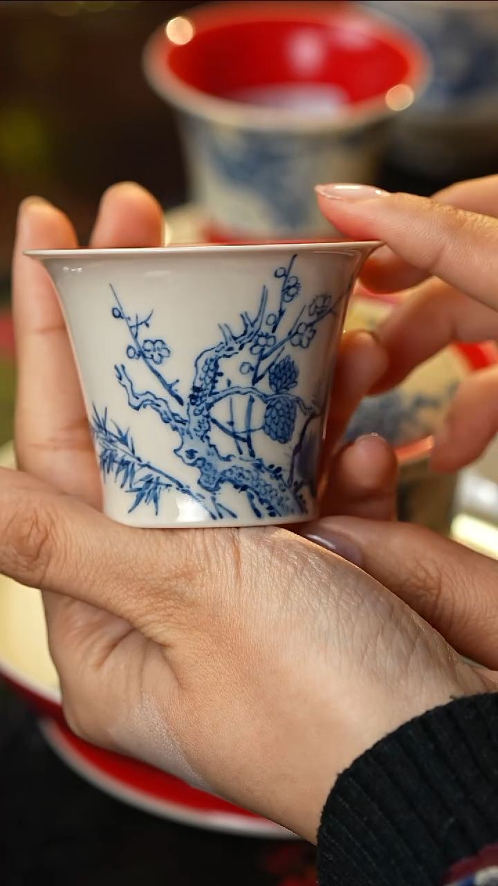 雨香斋宫墙红松竹梅马蹄杯