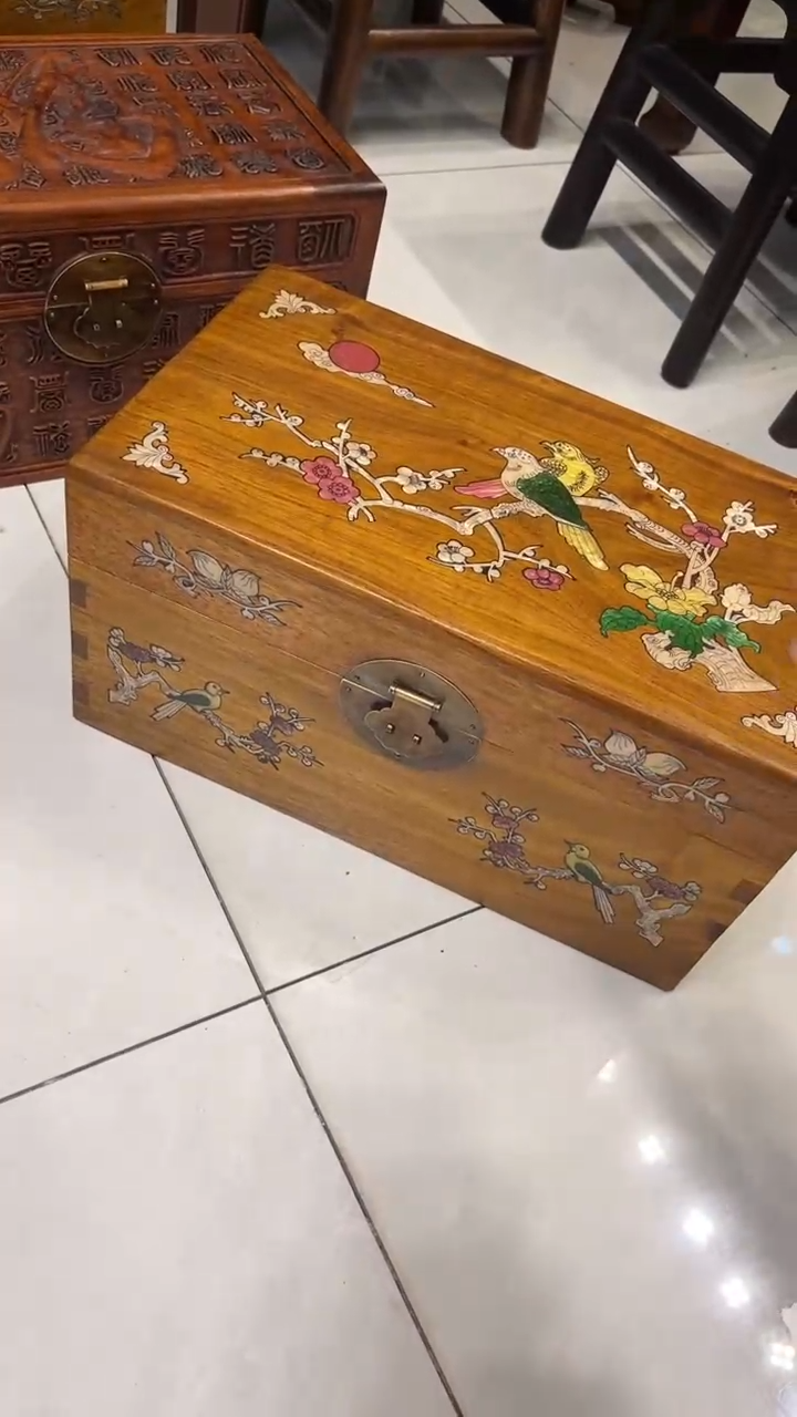 【闪购商品】贡木鸟踏花枝螺钿首饰箱