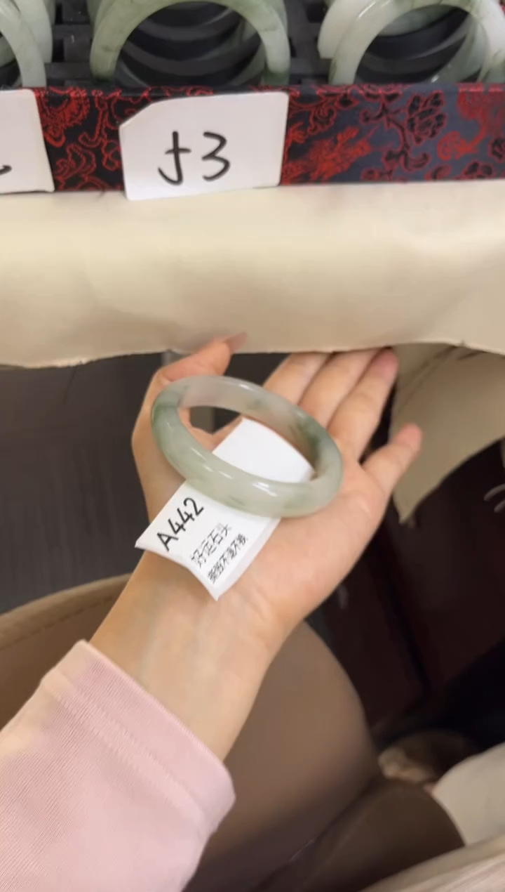 未镶嵌手镯石英质玉a442