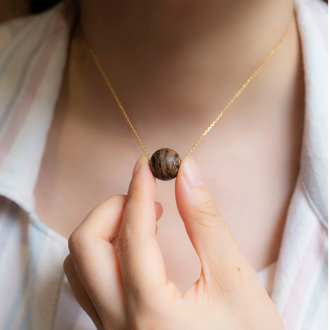 沉香【福运】1.6越南芽庄白棋雷击转运珠沉水留疤级沉香吊坠锁骨链