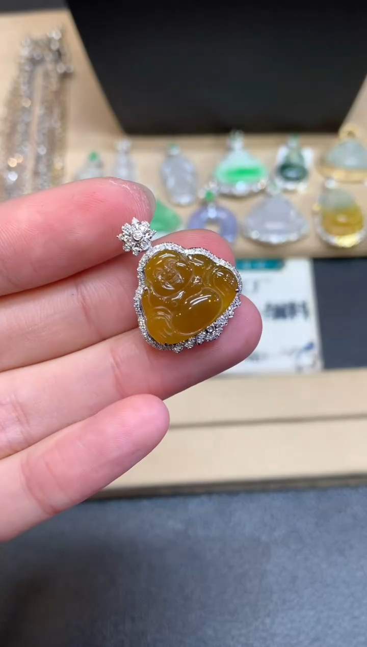 【闪购商品】翡翠颈饰18K金镶嵌佛公【无服务费】